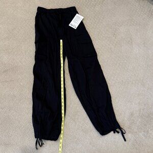 Lululemon Lightweight Adjustable MR Cargo Pant- XXS Black